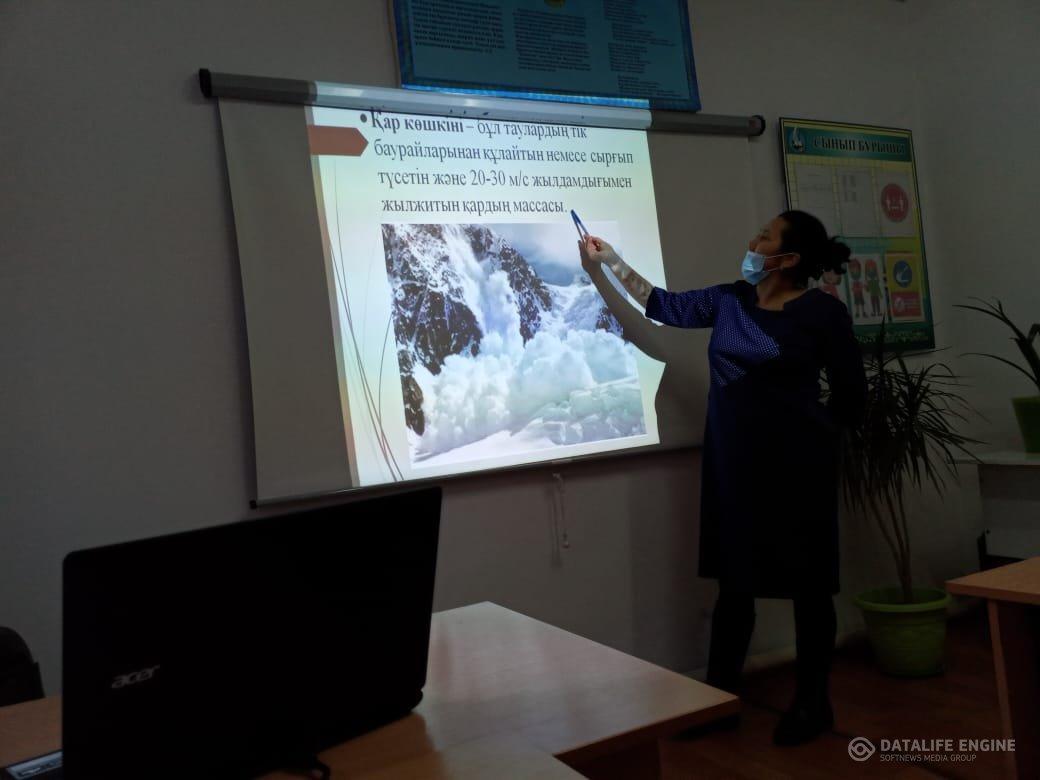Төтенше жағдайлардың алдын алу тақырыбында сынып сағаттары өткізілді.