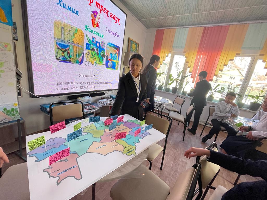 "Угадай-ка..." (разгадывание крассвордов,виктарин,ребусов,загадок) по КЮАР КОД.