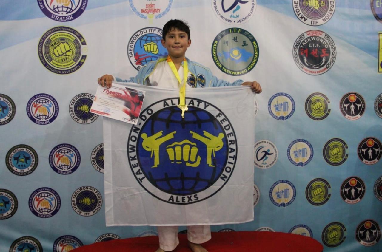 6"Б" сынып оқушысы Кириченко Руслан Александрович Семей қаласында өткен жасөспірімдер арасындағы тхэквондо 1 орын иегері атанды.  Ученик 6"Б" класса Кириченко Руслан Александрович стал обладателем 1-го места по тхэквондо среди подростков, прошедшего